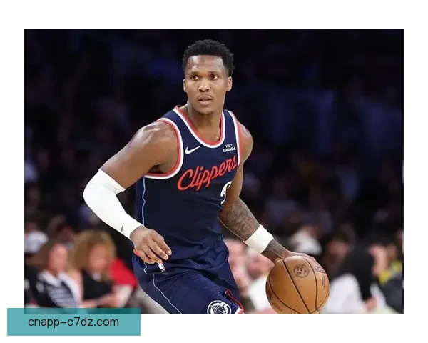 快船将帅怒斥末节争议判罚卢最怒